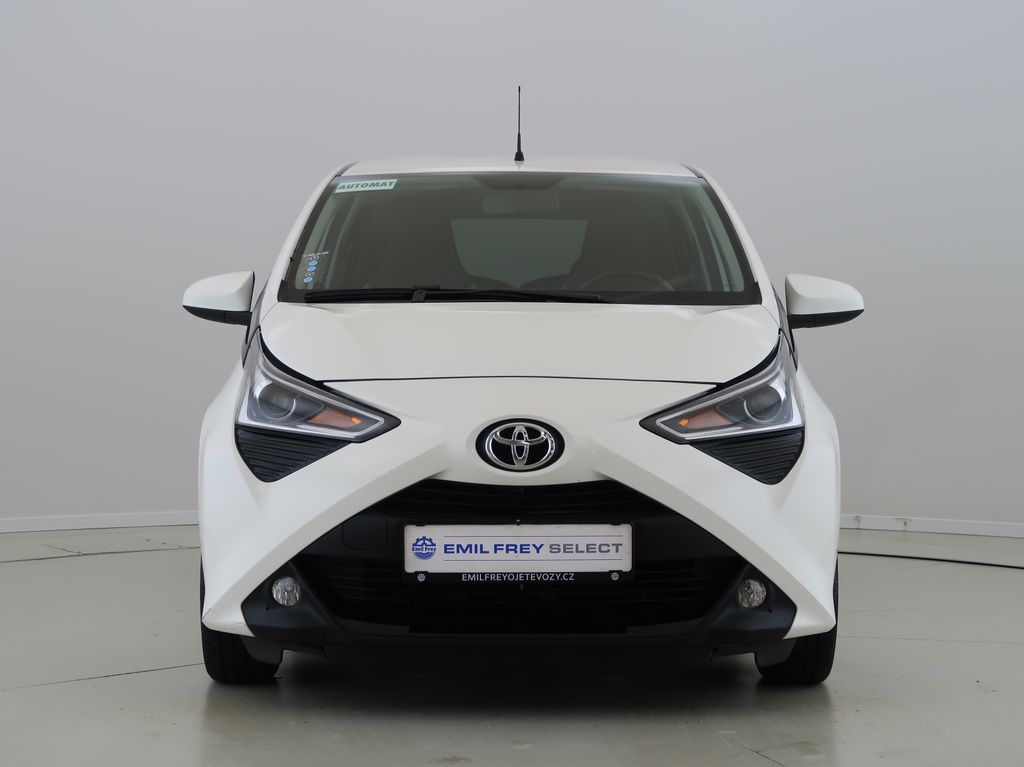 toyota-aygo-1-0i-53kw-automat-cz-1maj - 1