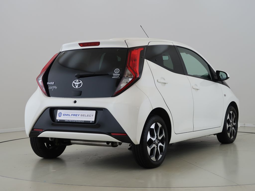 toyota-aygo-1-0i-53kw-automat-cz-1maj - 4