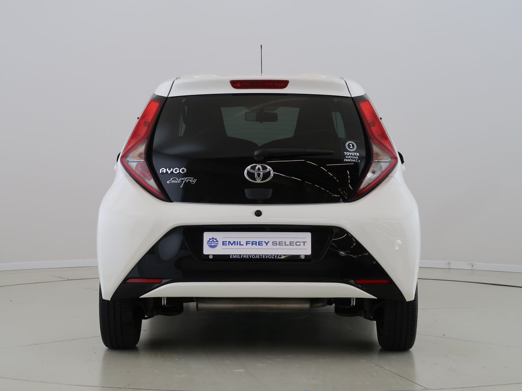 toyota-aygo-1-0i-53kw-automat-cz-1maj - 5