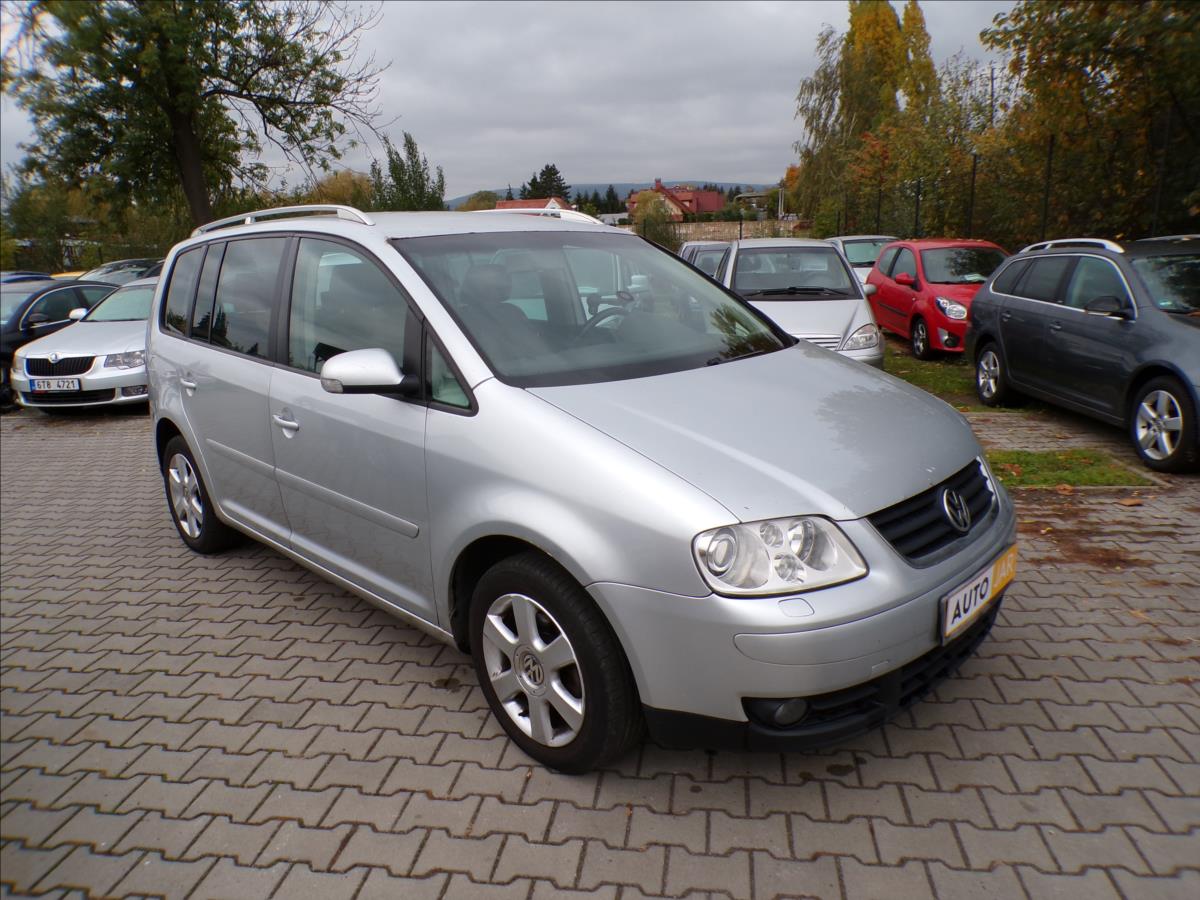 Volkswagen Touran 2,0 TDI-103KW  DSG,XENONY