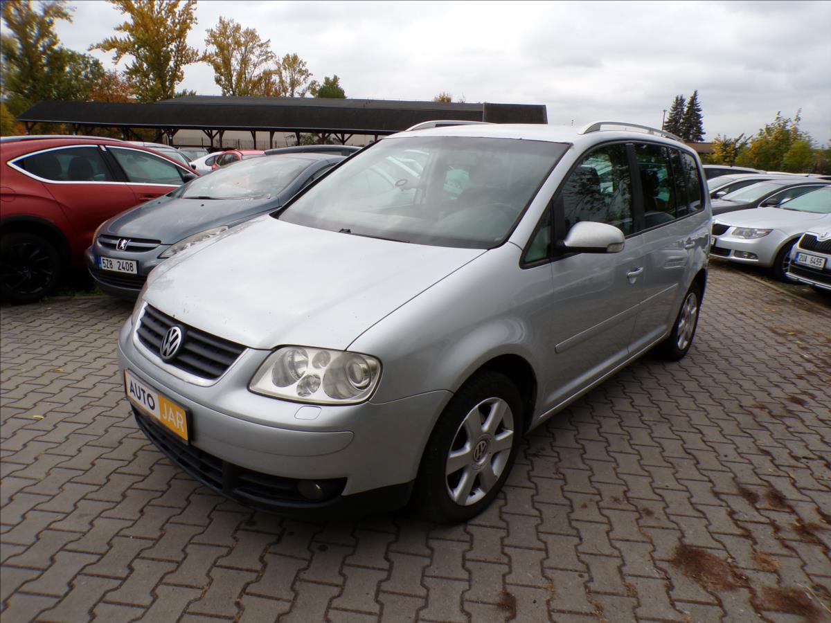 volkswagen-touran-2-0-tdi-103kw-dsg-xenony - 1