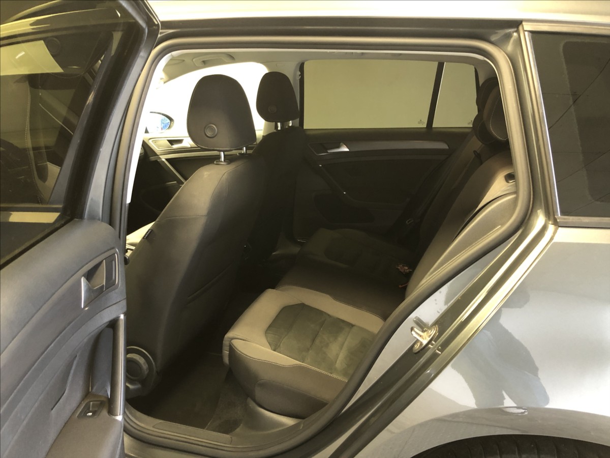 volkswagen-golf-1-6-tdi-dsg - 9