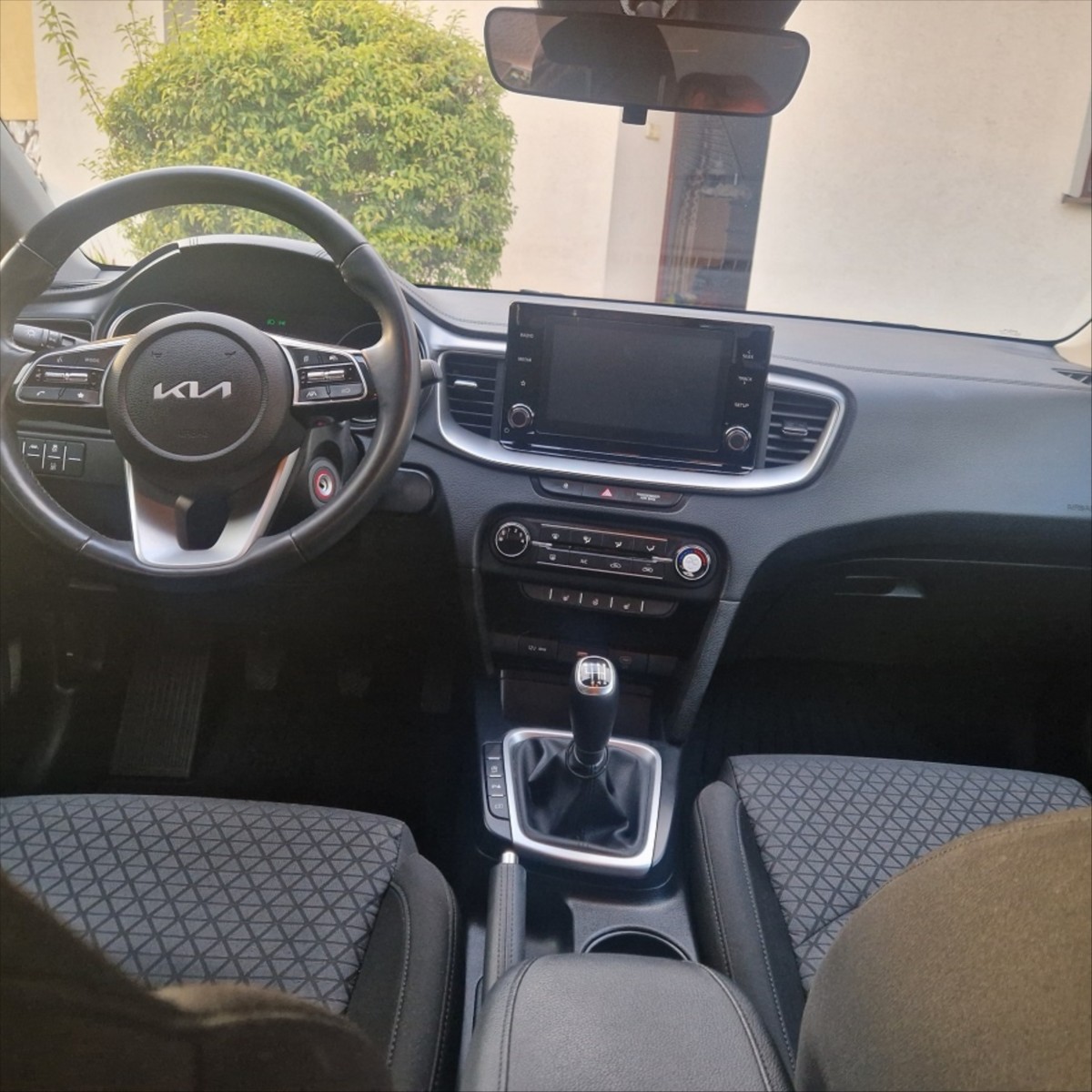 kia-ceed-1-5-t-gdi-spin-2022 - 5