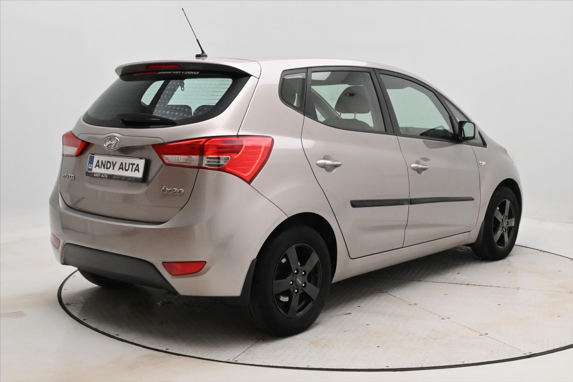 hyundai-ix20-1-4-cvvt-66-kw-klima-zaruka-az-5-let - 4