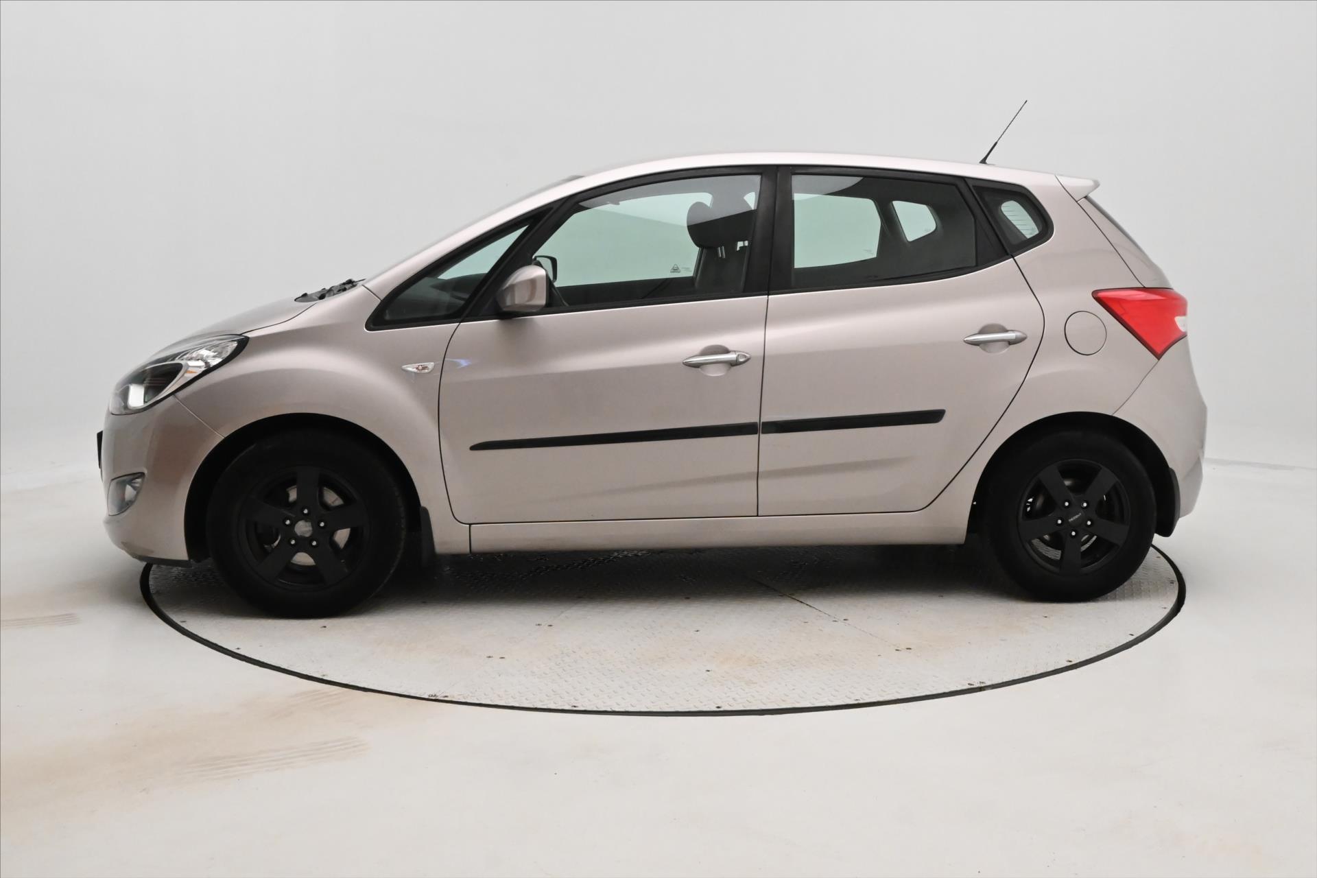 hyundai-ix20-1-4-cvvt-66-kw-klima-zaruka-az-5-let - 7