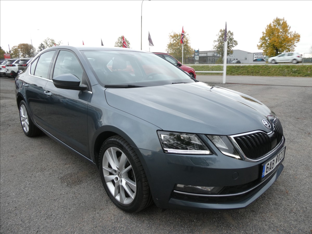 Škoda Octavia 2,0 TDi 110kW DSG STYLE, ČR