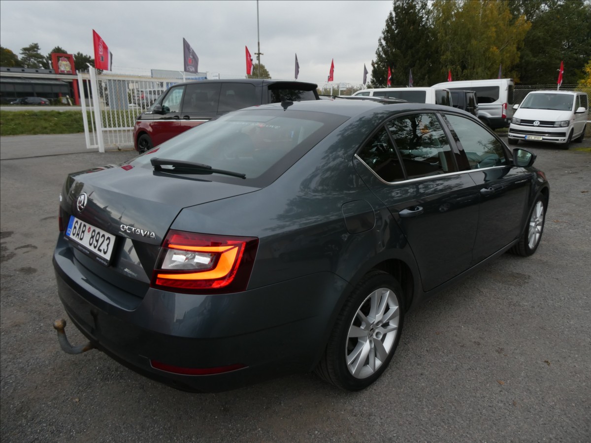skoda-octavia-2-0-tdi-110kw-dsg-style-cr - 8