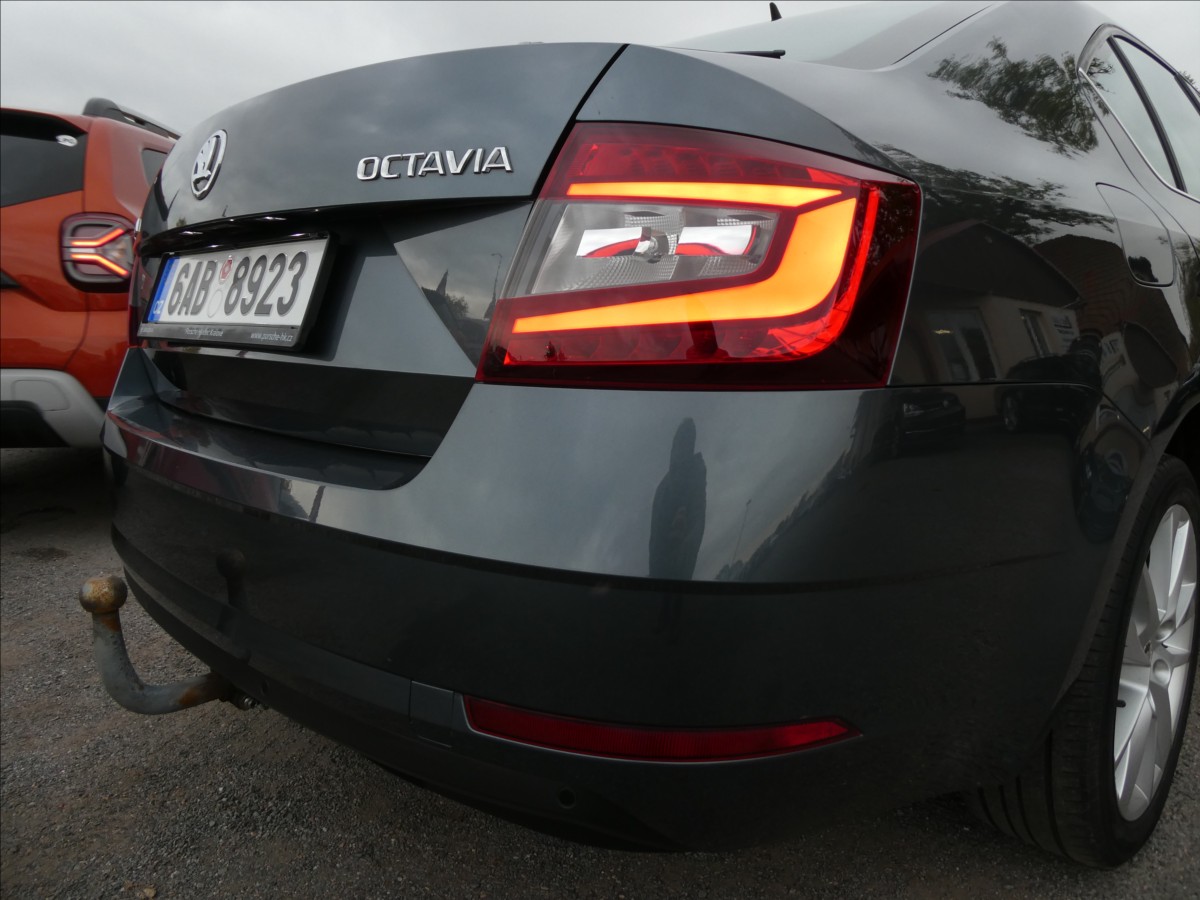 skoda-octavia-2-0-tdi-110kw-dsg-style-cr - 9
