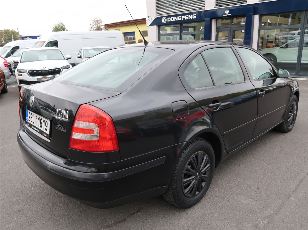 skoda-octavia-1-6-fsi-85kw-novecr-klima - 2