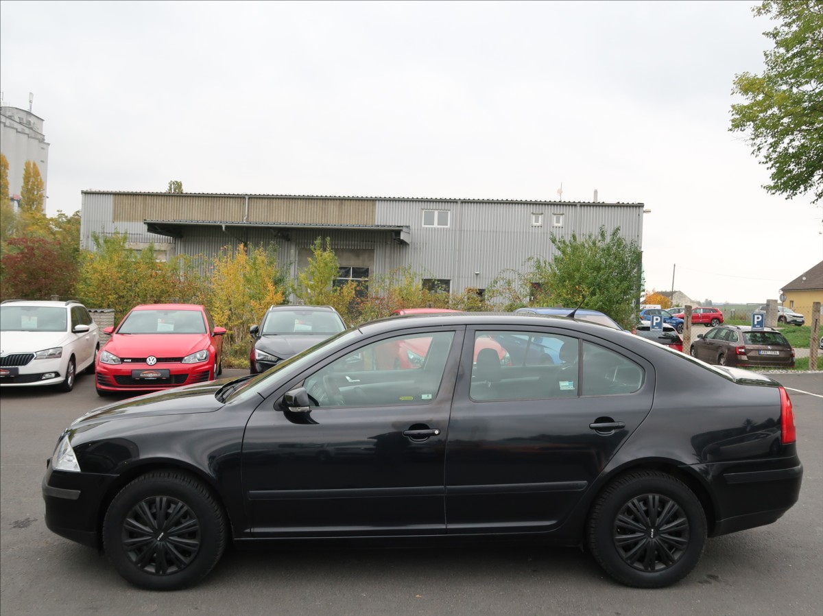 skoda-octavia-1-6-fsi-85kw-novecr-klima - 4