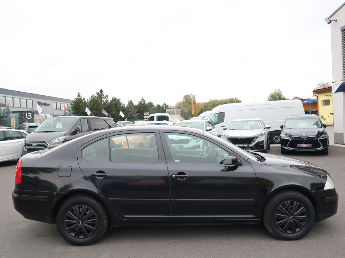 skoda-octavia-1-6-fsi-85kw-novecr-klima - 5
