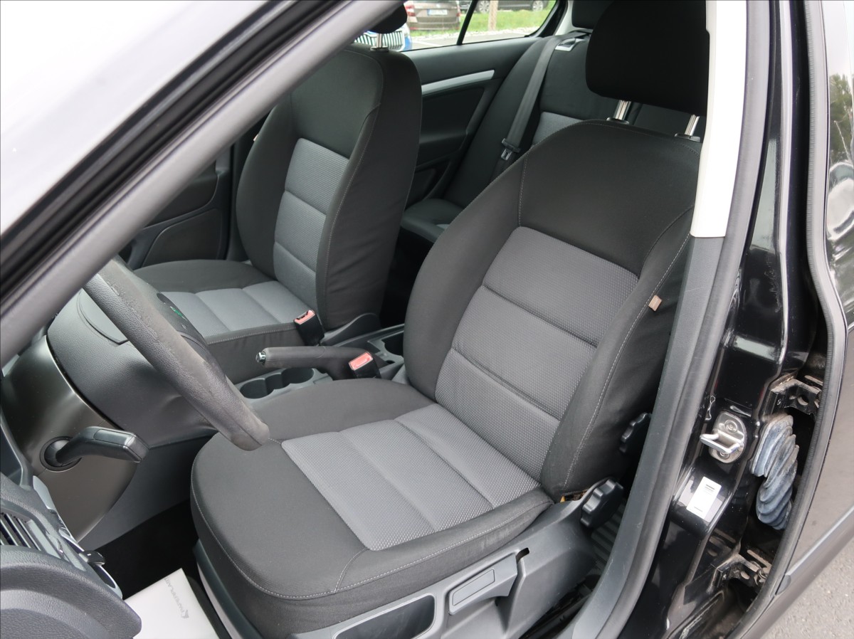 skoda-octavia-1-6-fsi-85kw-novecr-klima - 9
