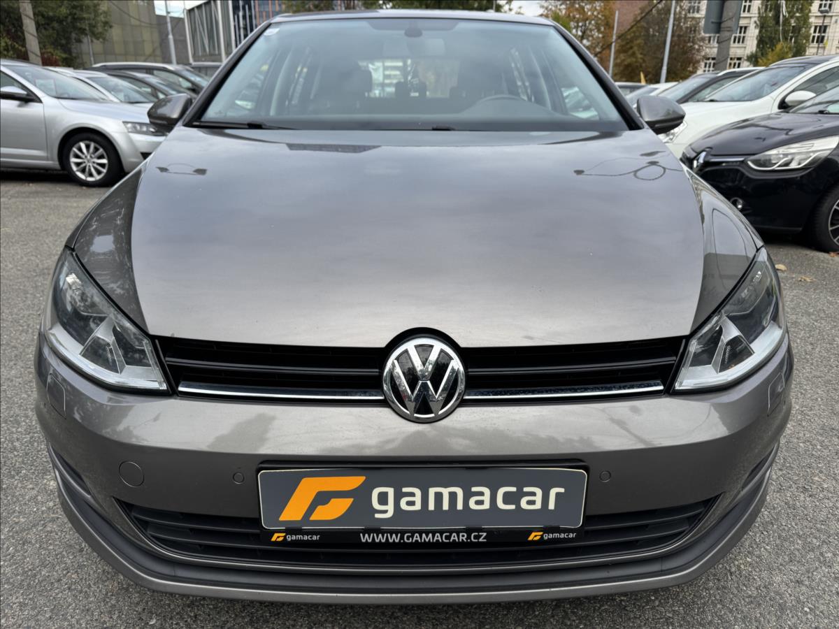 Volkswagen Golf 1,2 krásný stav+Zimni pneu