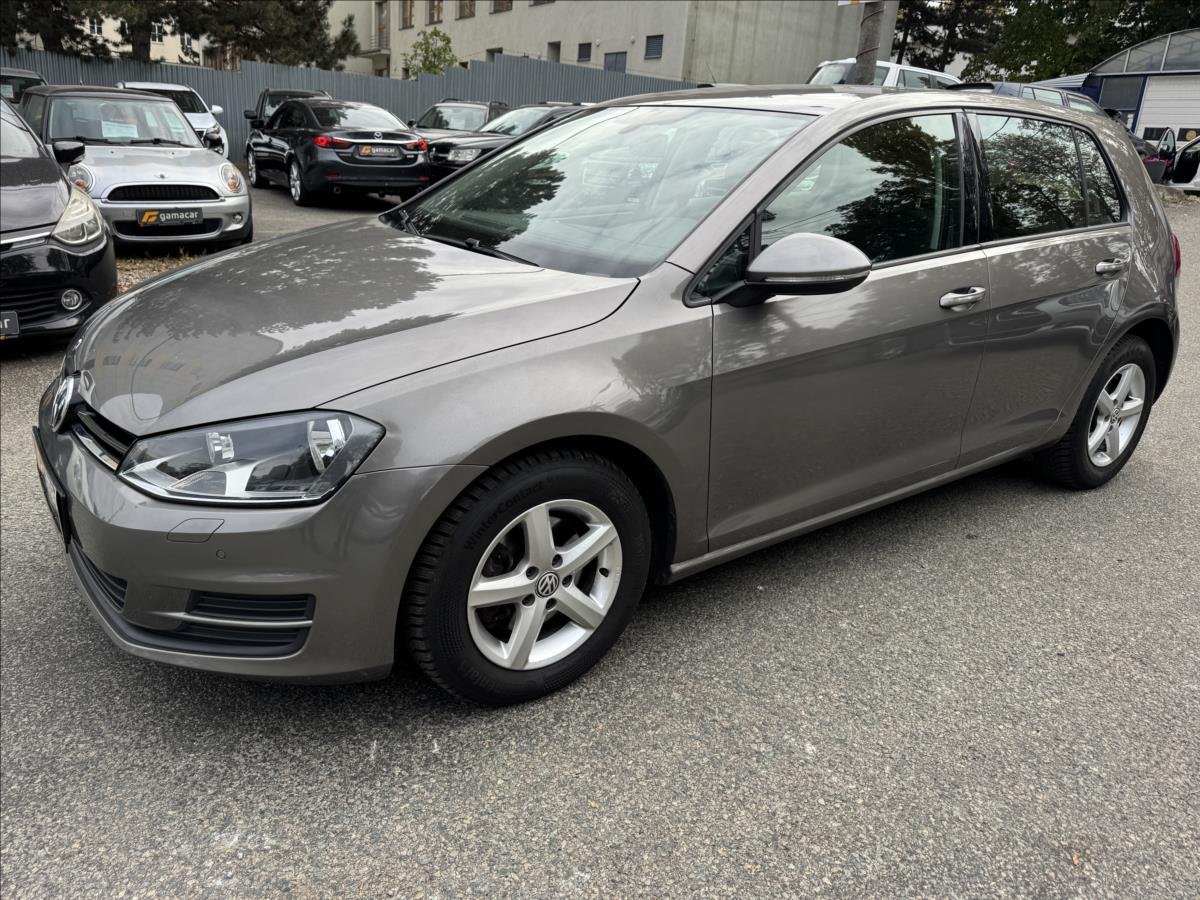 volkswagen-golf-1-2-krasny-stav-zimni-pneu - 2