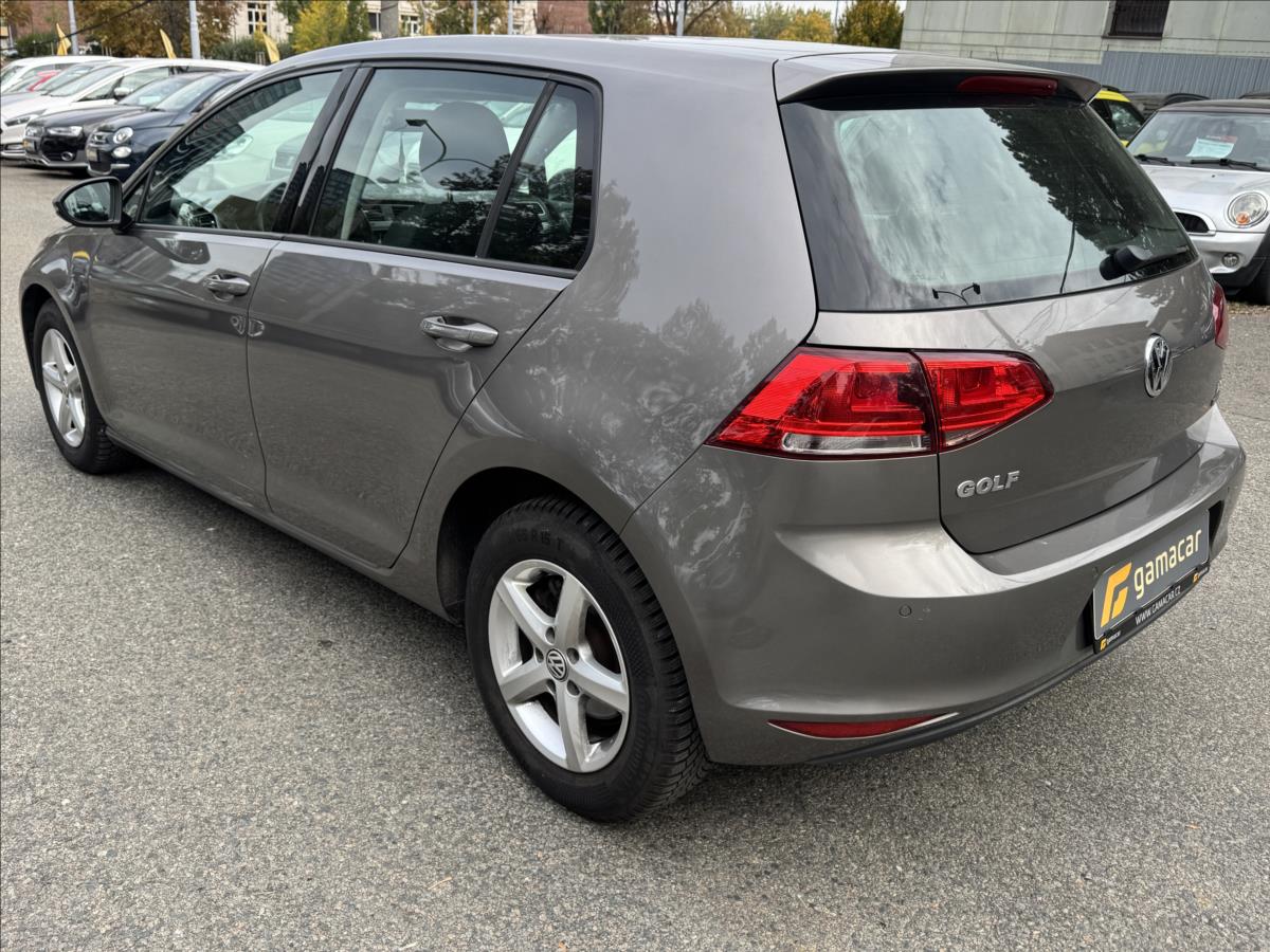 volkswagen-golf-1-2-krasny-stav-zimni-pneu - 6