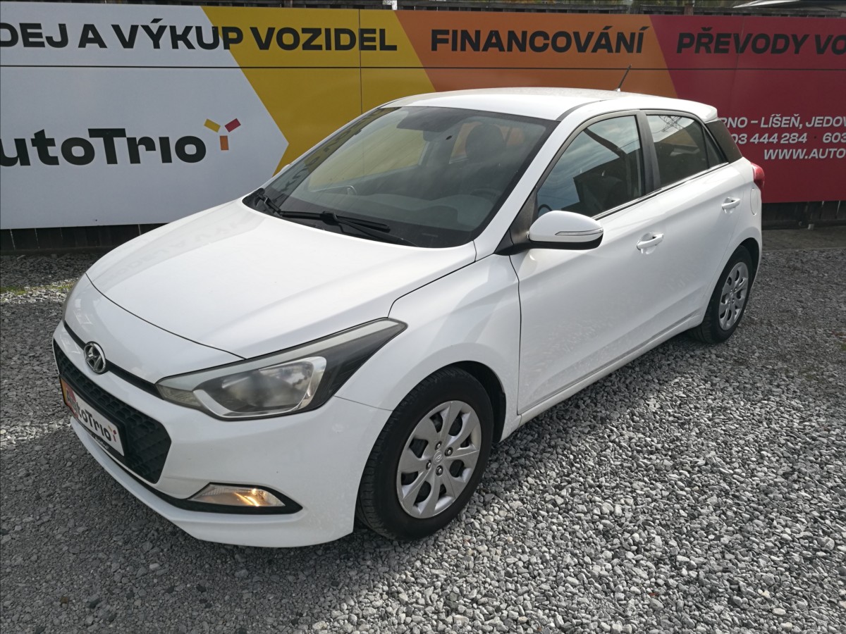 Hyundai i20 1,3 i servis.knížka