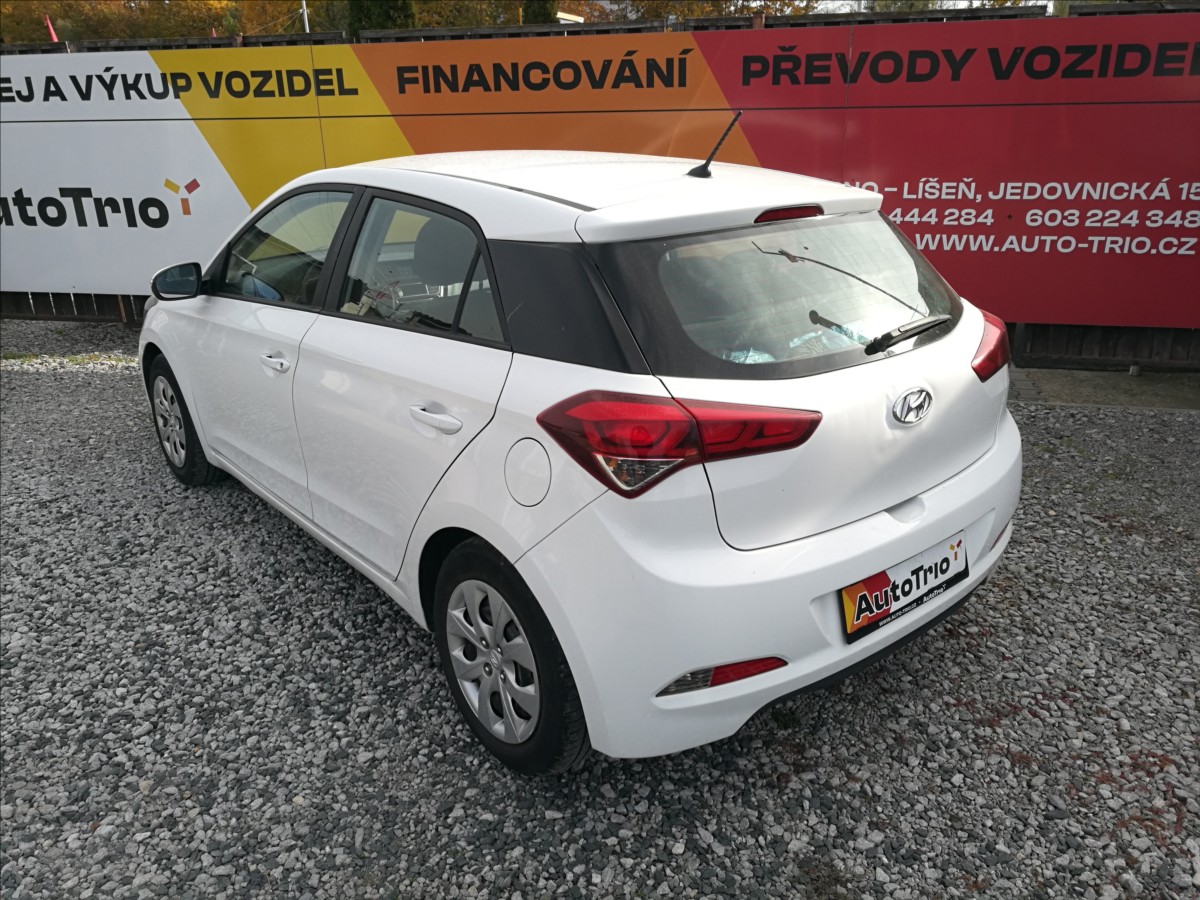 hyundai-i20-1-3-i-servis-knizka - 3