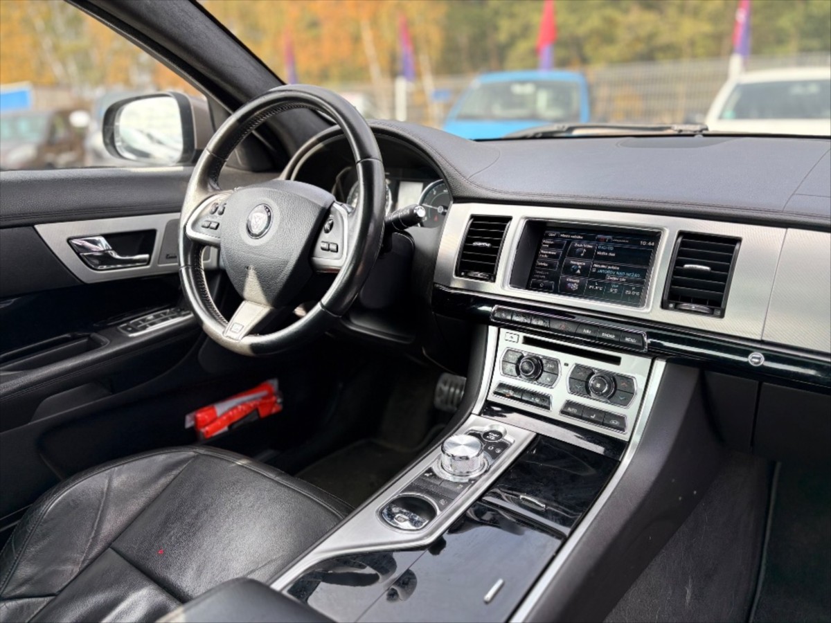 jaguar-xf-2-2-d-120-kw - 6