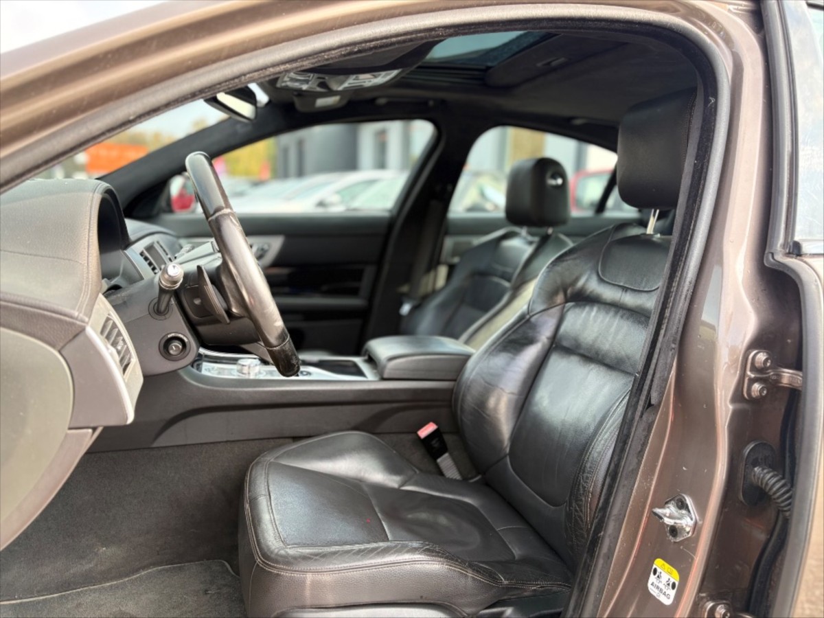 jaguar-xf-2-2-d-120-kw - 7