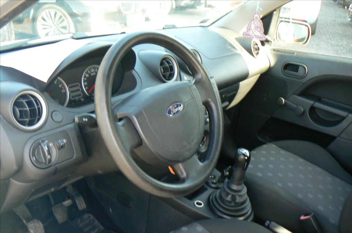 ford-fiesta-1-3-3-dver - 8