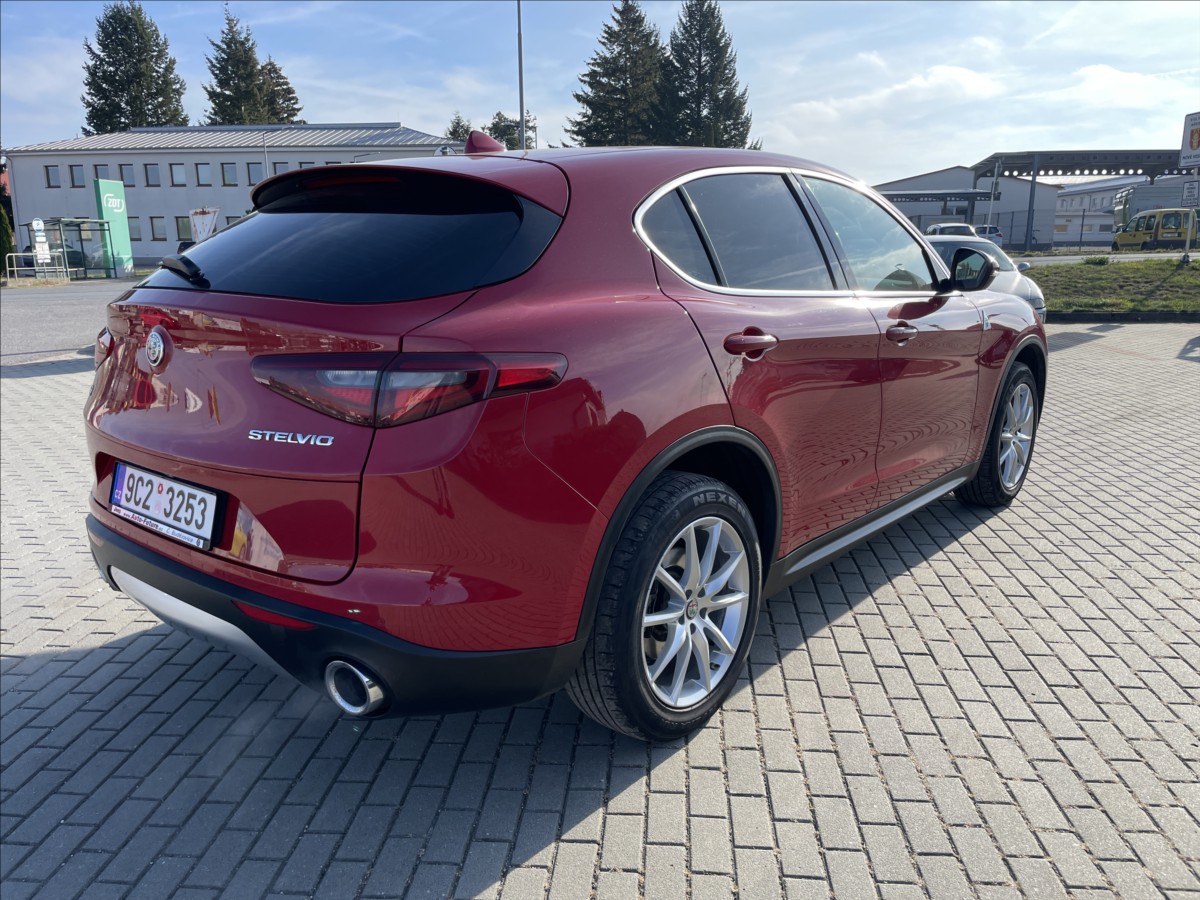 alfa-romeo-stelvio-2-0-turbo-280k-q4-at8-4x4-tazne - 3