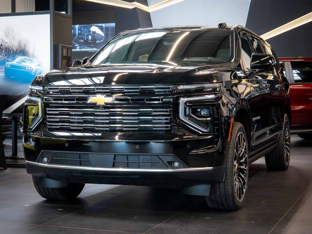 Chevrolet Suburban 6.2 V8 High Country 24" alu