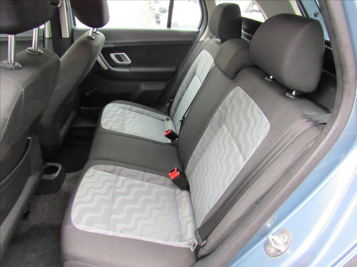 skoda-fabia-1-6-i-77kw-combi-ambiente - 9