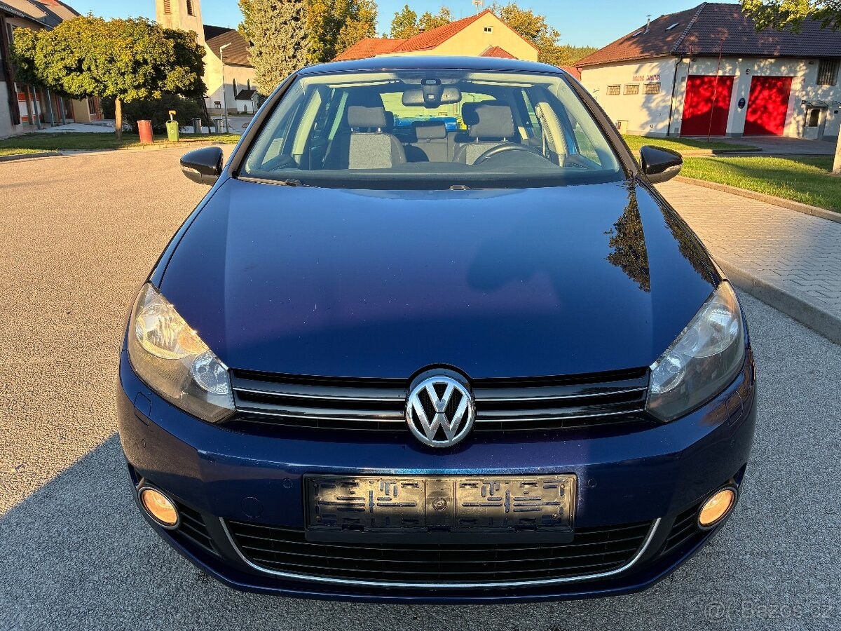Volkswagen Golf 1,2   tsi STYLE rv.11/2011 výbava
