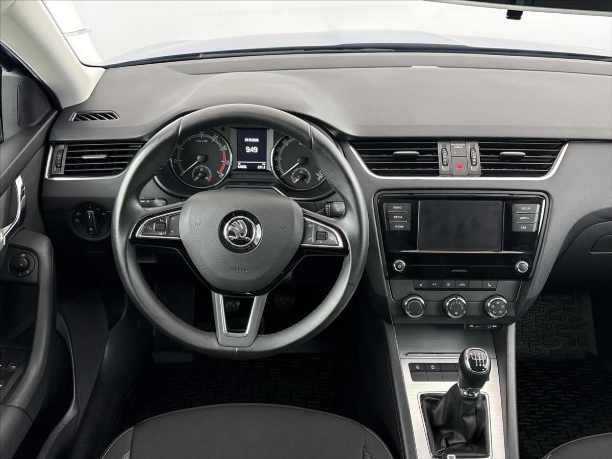 skoda-octavia-1-4-tsi-combi-ambition-fresh - 4