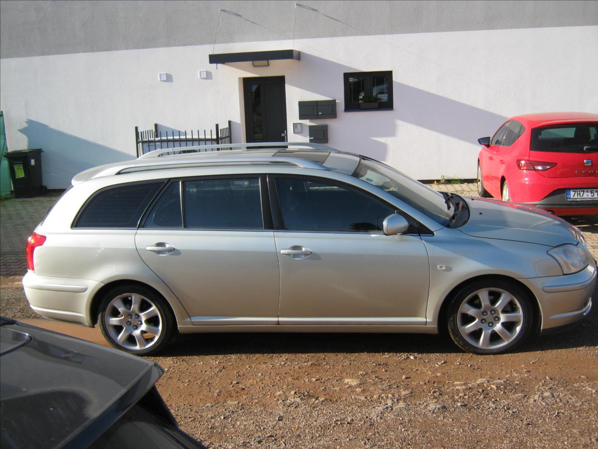 toyota-avensis-2-0-kombi - 6