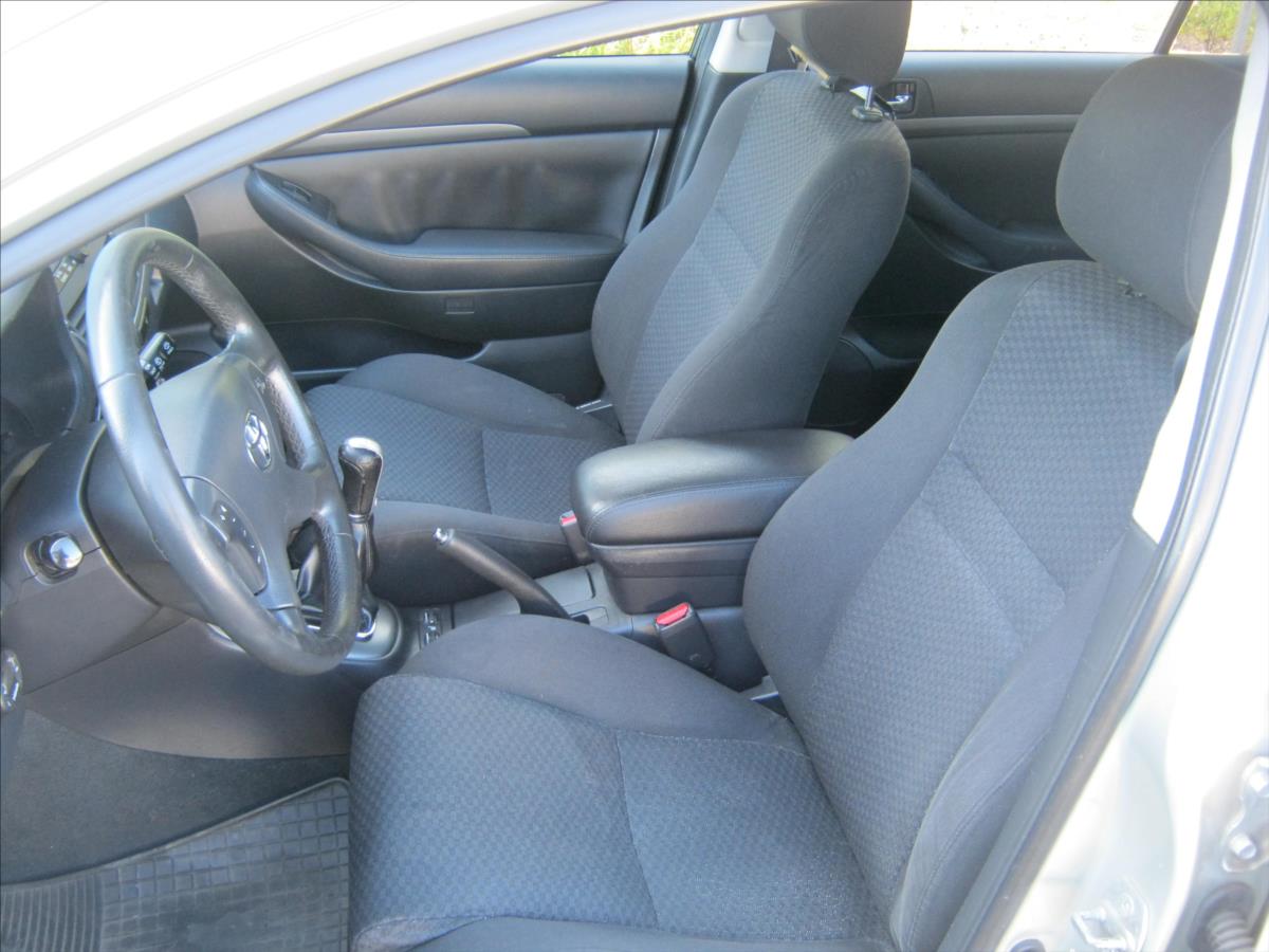 toyota-avensis-2-0-kombi - 9
