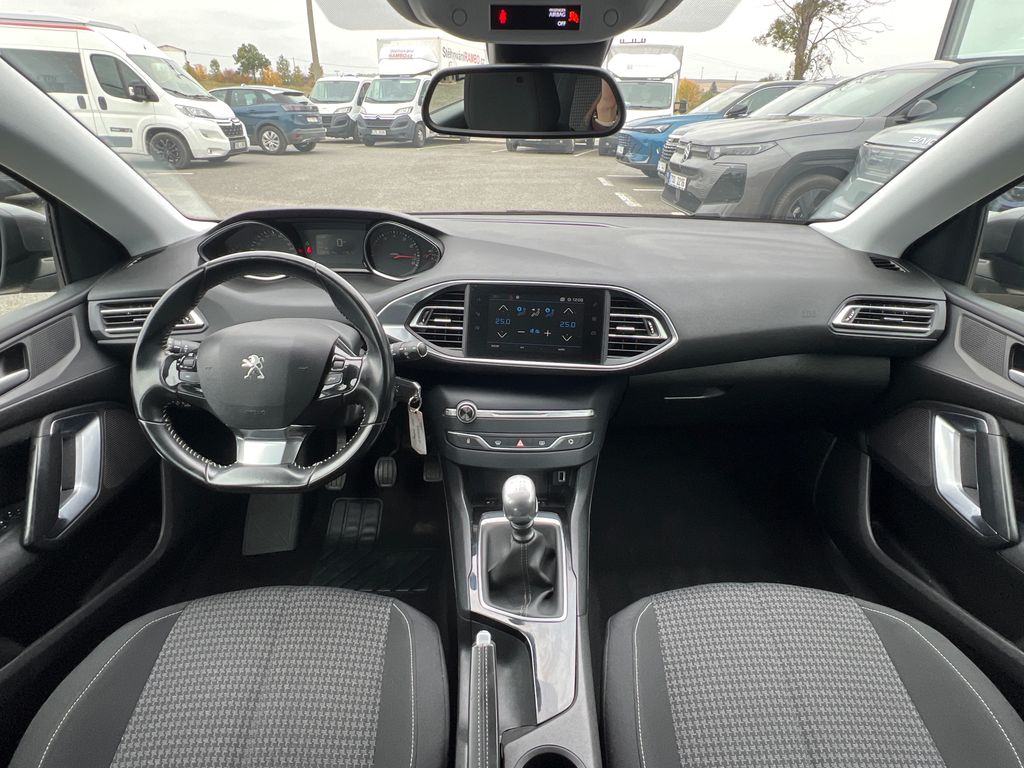peugeot-308-1-2-131k-zaruka-servis-navi - 2