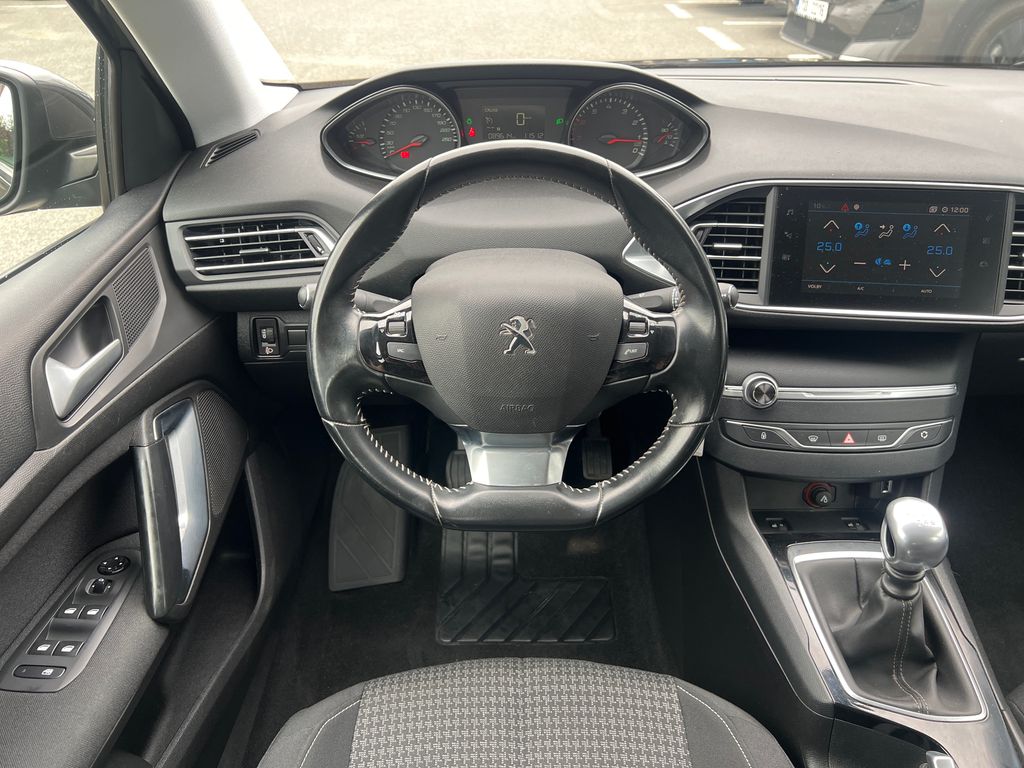 peugeot-308-1-2-131k-zaruka-servis-navi - 8