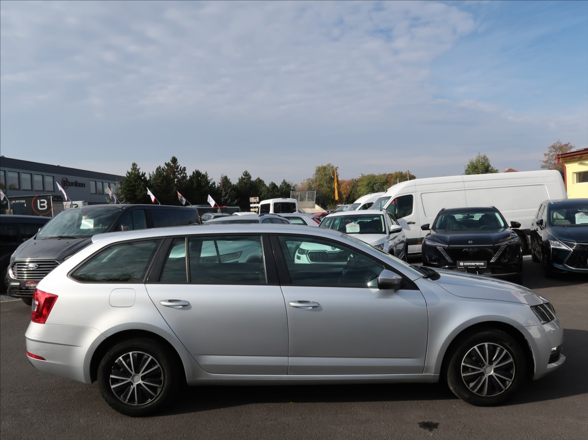 skoda-octavia-1-6-tdi-85kw-novecr-klima - 4