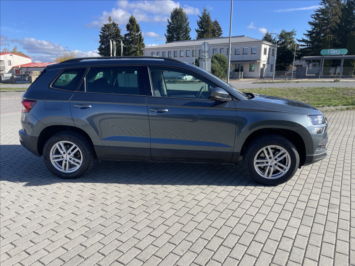 skoda-karoq-1-0-tsi-85kw-style-tazne-gps - 4