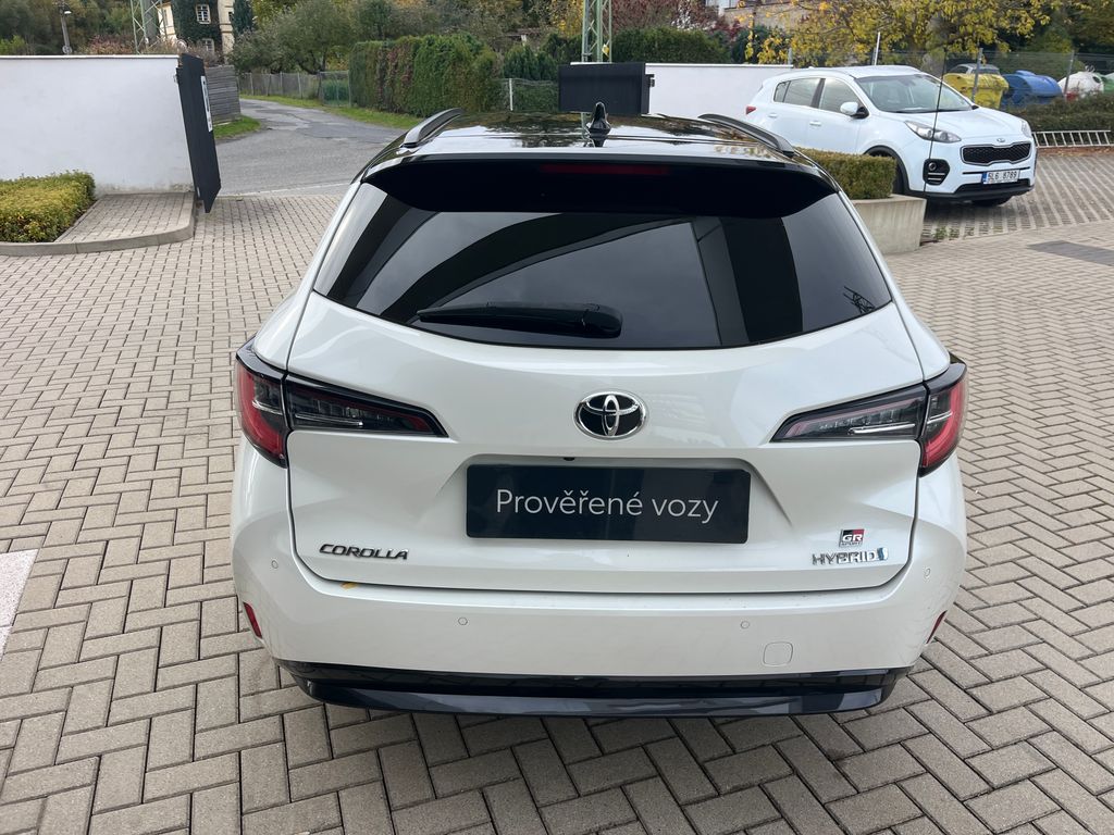 toyota-corolla-1-8-hybrid-e-cvt-gr-sport-ts - 4