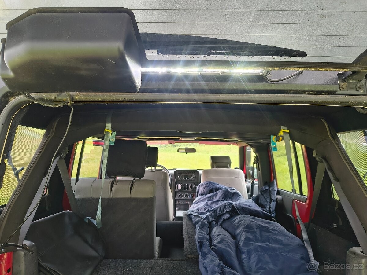 jeep-wrangler-2-8-crd-rubicon-vestavba - 8