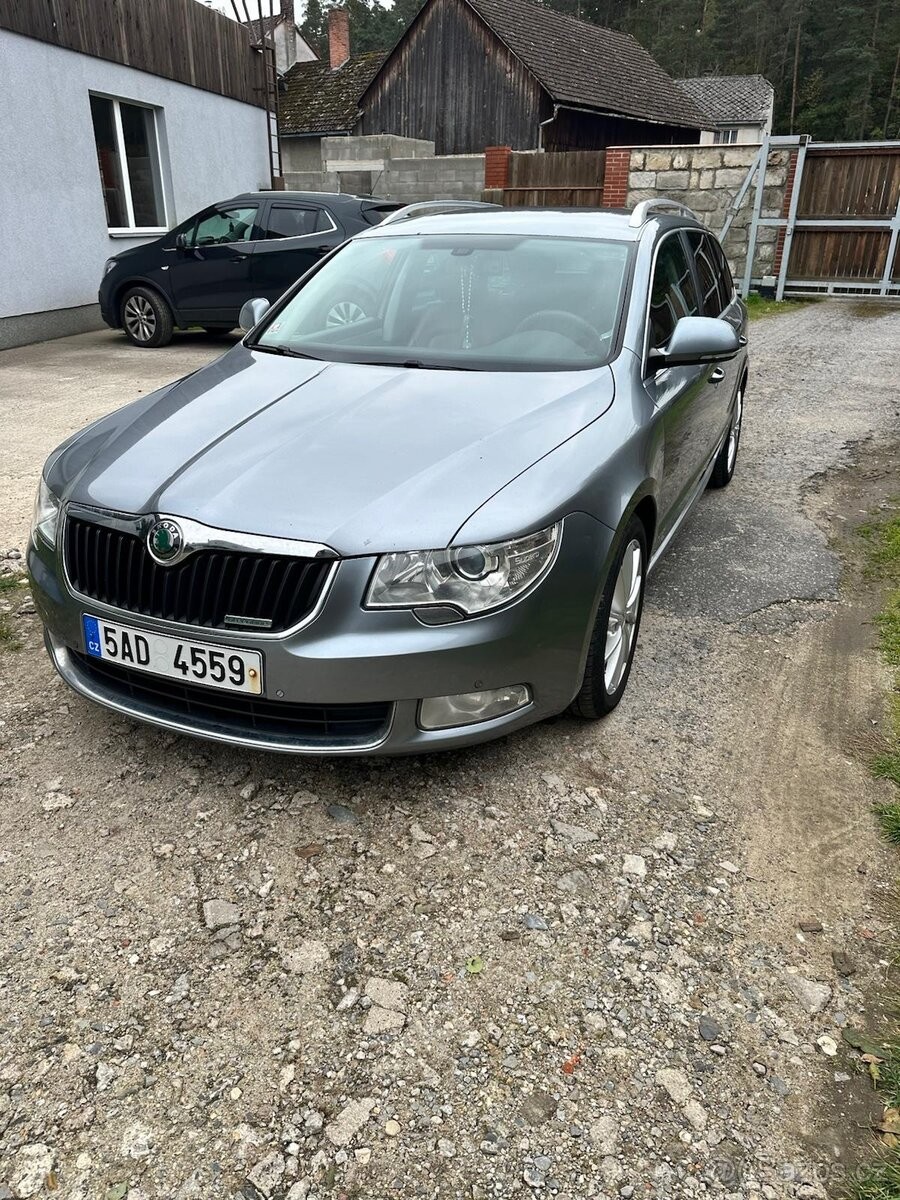 Škoda Superb 1,6   2011 | kožený interiér