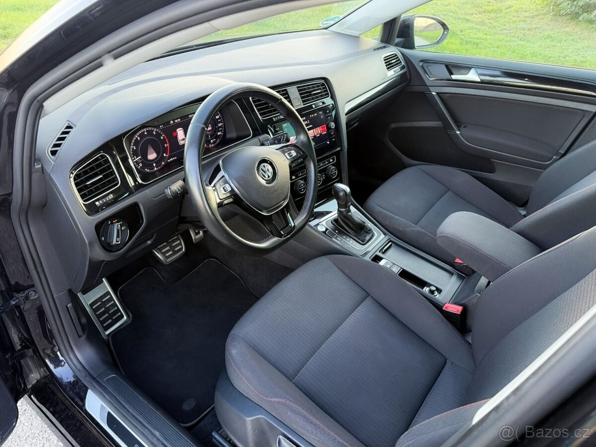 volkswagen-golf-1-5-tsi-110-kw-dsg-panorama - 4