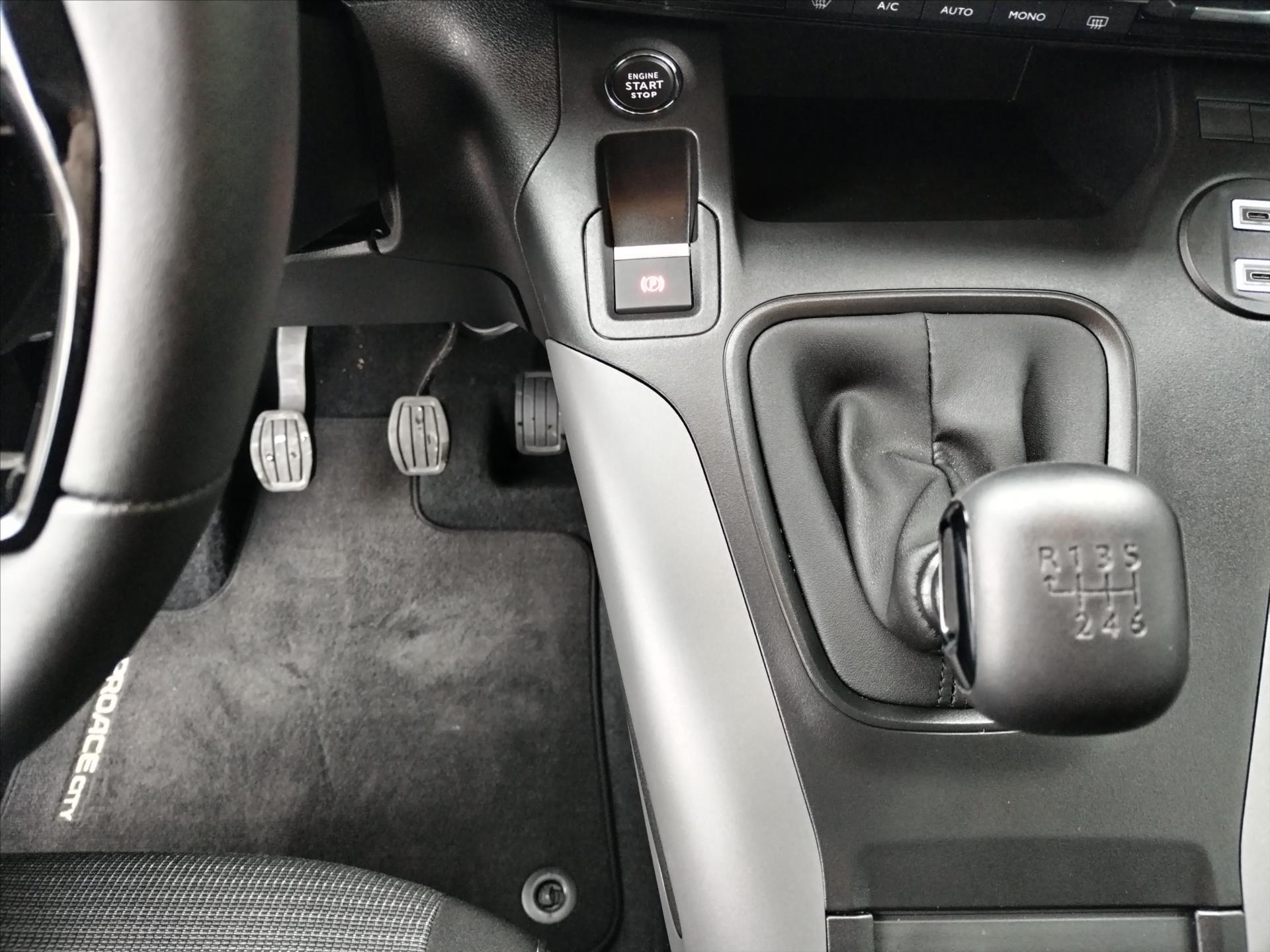 toyota-proace-city-verso-1-5-diesel-6m-t-family-7s-130k - 9