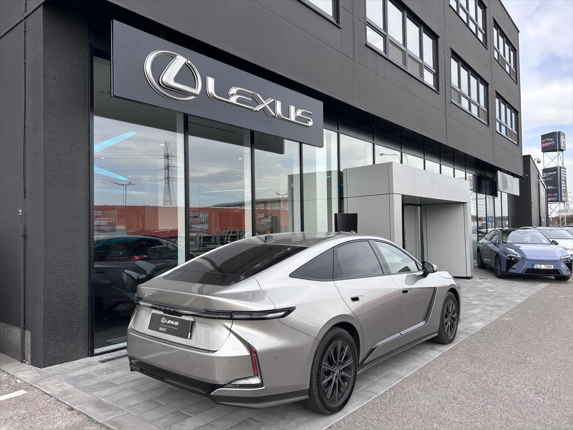 lexus-es-300h-2-5-prestige-paket-multimedia - 4