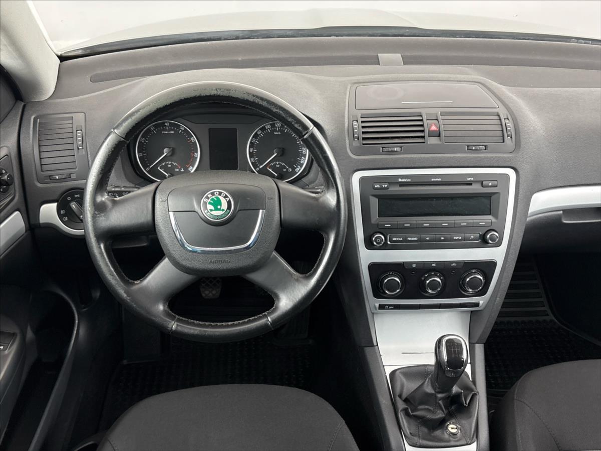 skoda-octavia-1-2-tsi-ambition-plus - 4