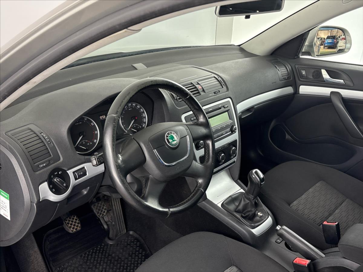 skoda-octavia-1-2-tsi-ambition-plus - 5