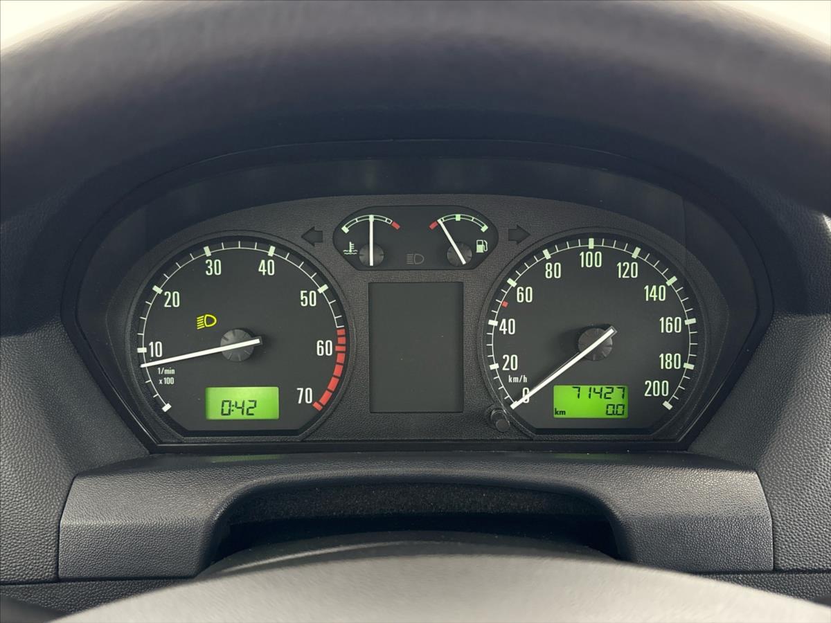 skoda-fabia-1-4-1-4i-16v-classic - 8