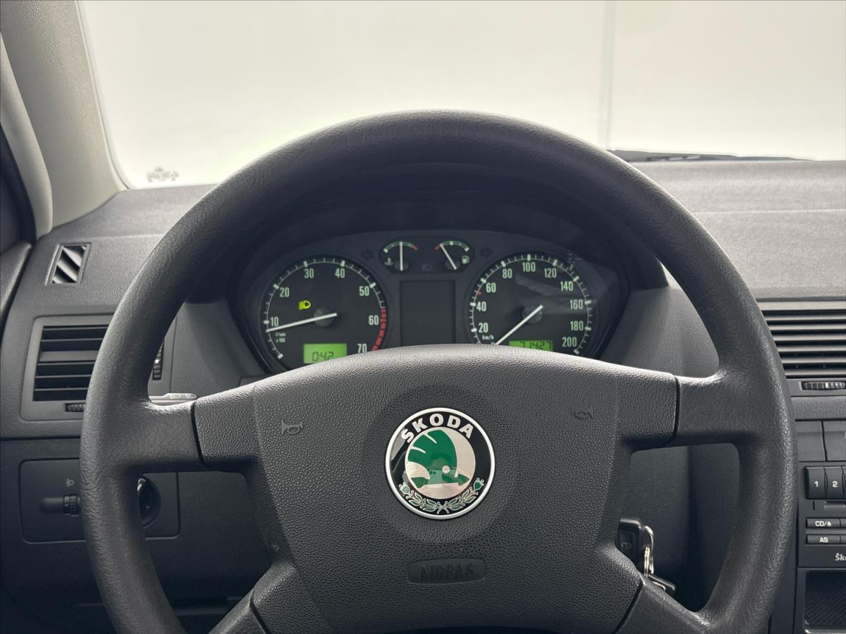 skoda-fabia-1-4-1-4i-16v-classic - 9