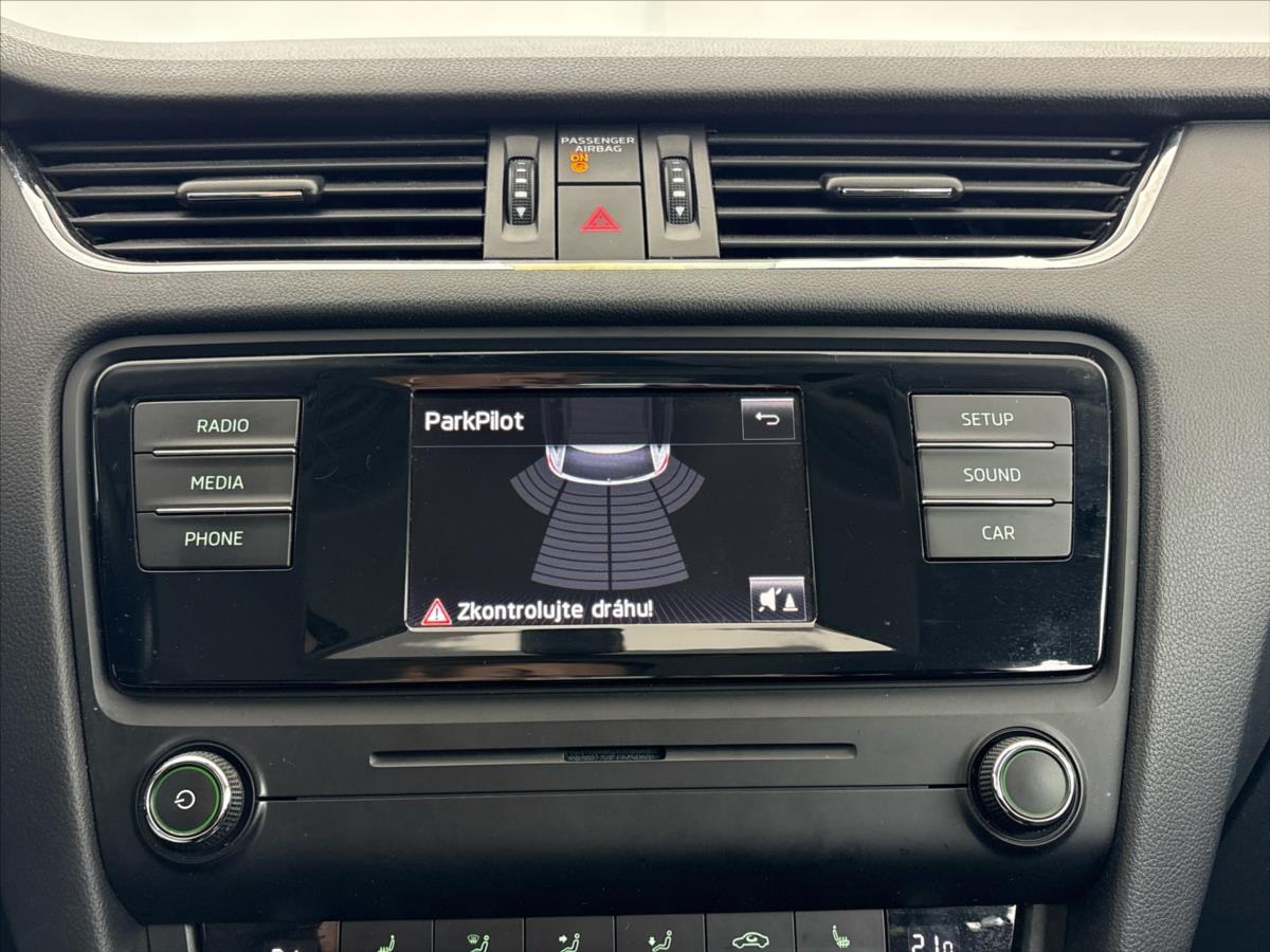 skoda-octavia-2-0-tdi-elegance-6dsg - 7