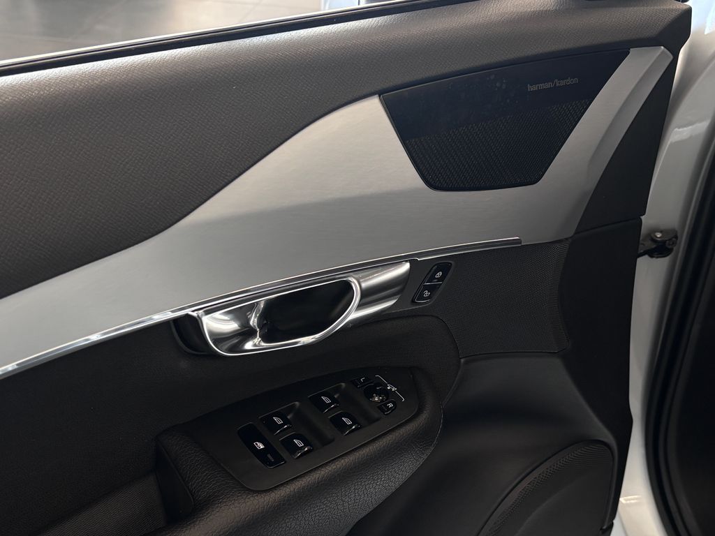 volvo-xc90-d5-4x4-173-kw-automat-tazne - 8