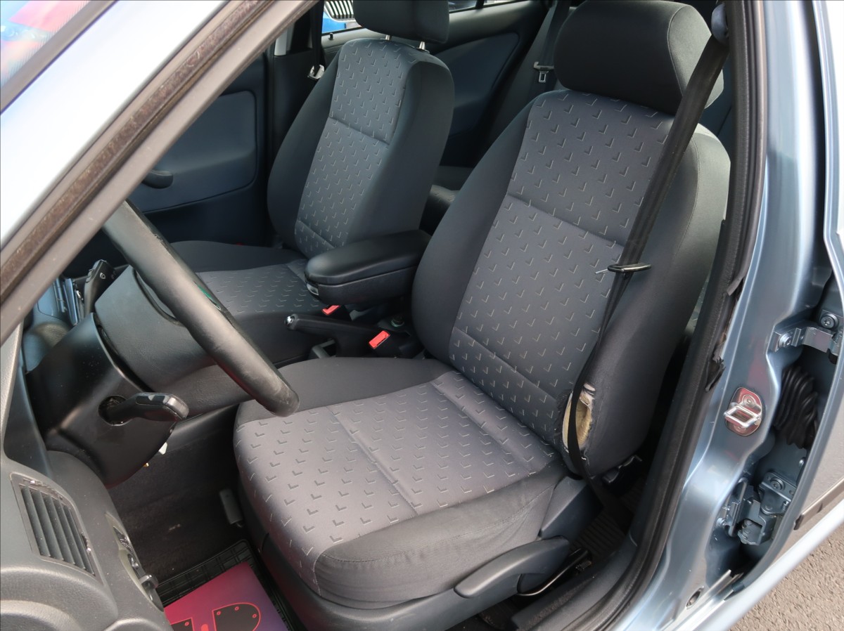 skoda-octavia-1-6-mpi-75kw-novecr-tazne - 9