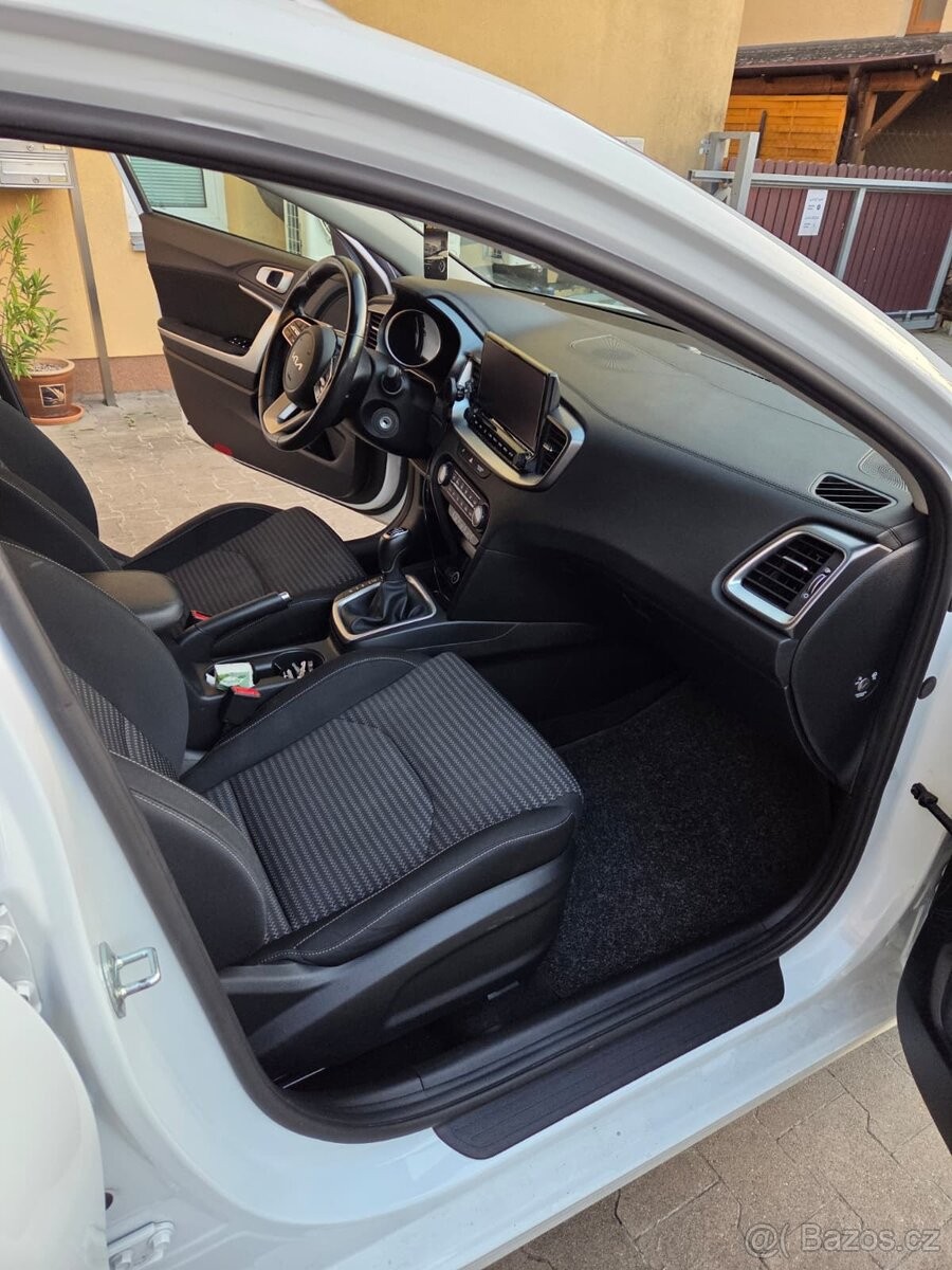 kia-ceed-1-5-t-gdi-118kw-zaruka-cr - 4