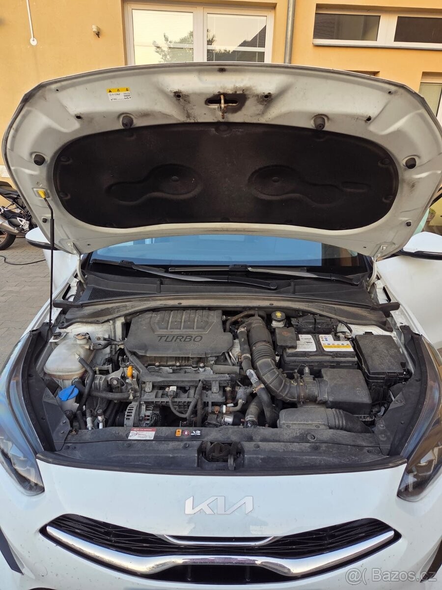 kia-ceed-1-5-t-gdi-118kw-zaruka-cr - 6